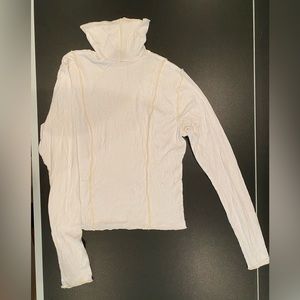 Medium white turtle neck